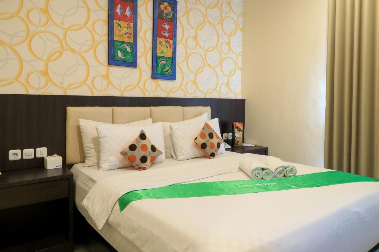 Tab Hotel Surabaya Eksteriør billede