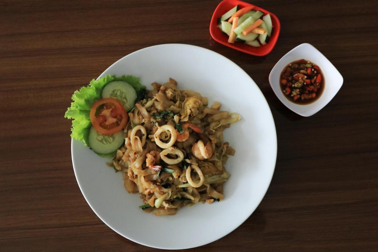 Tab Hotel Surabaya Eksteriør billede