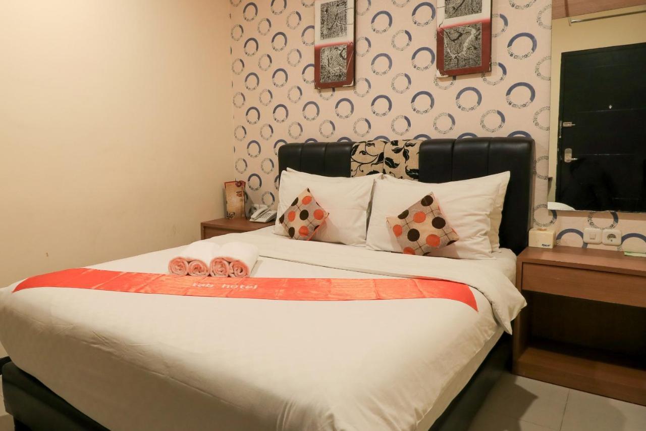 Tab Hotel Surabaya Eksteriør billede
