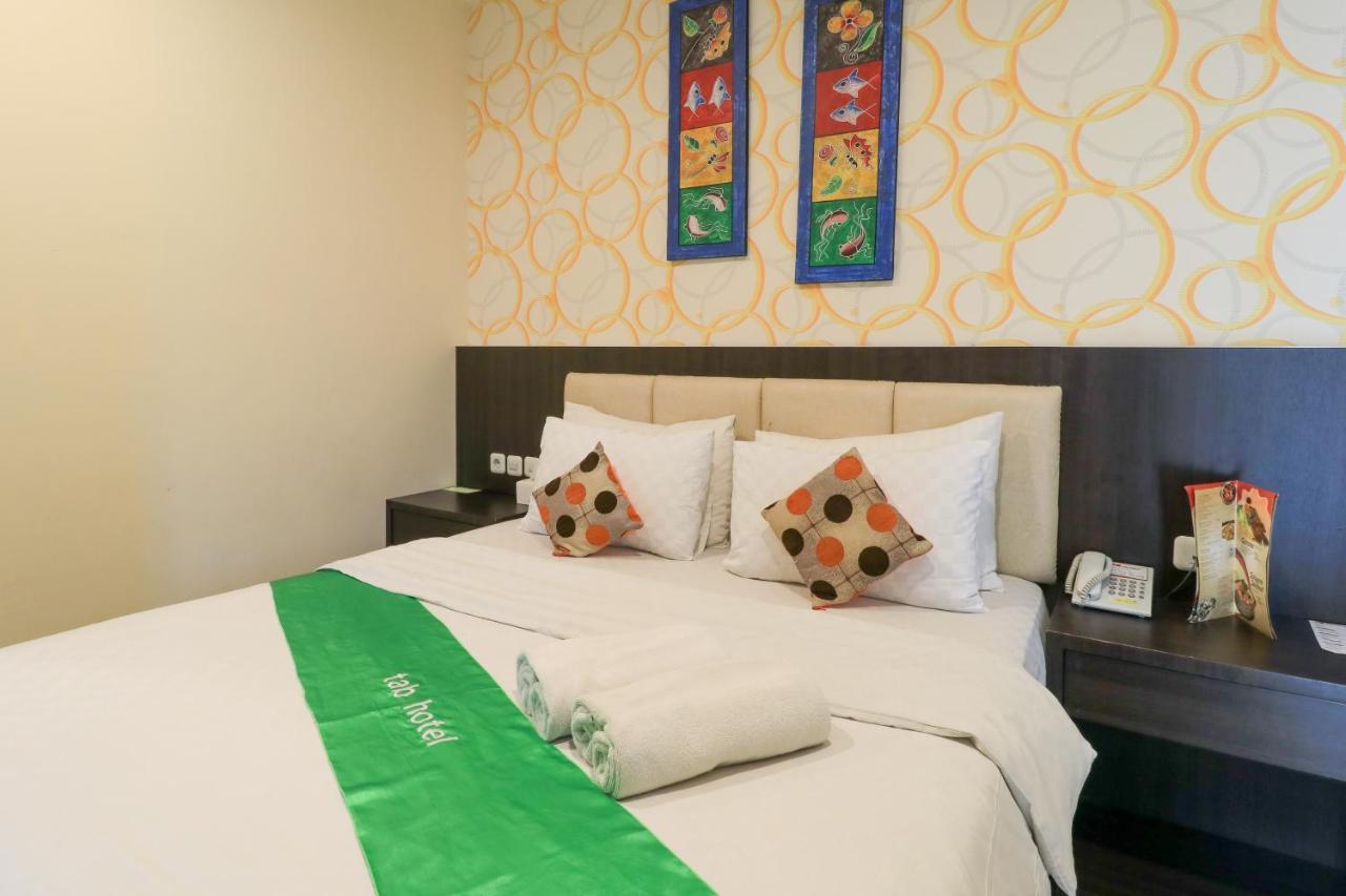 Tab Hotel Surabaya Eksteriør billede