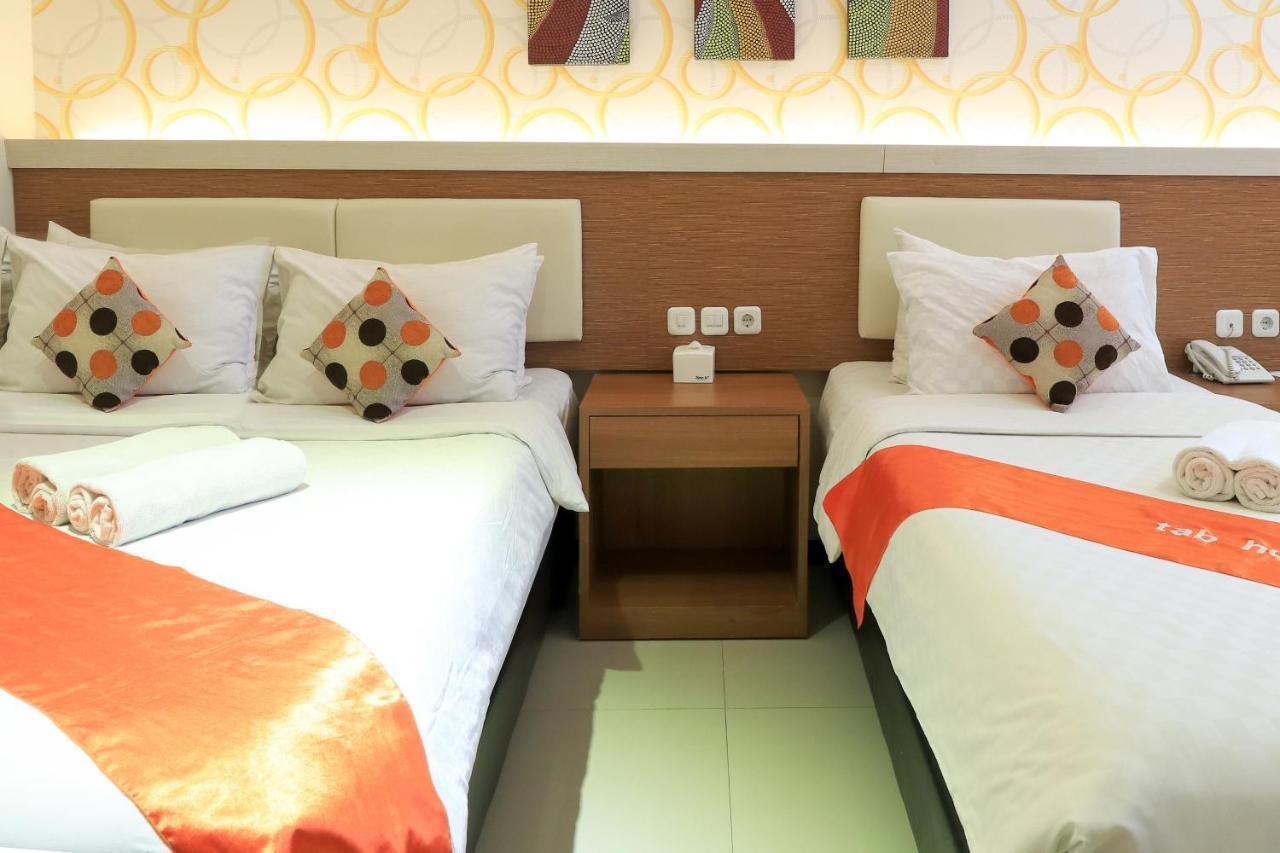 Tab Hotel Surabaya Eksteriør billede