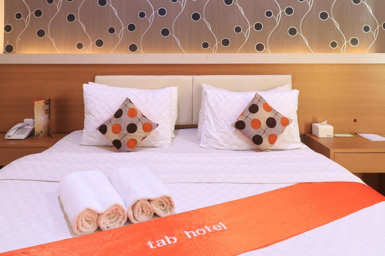 Tab Hotel Surabaya Eksteriør billede