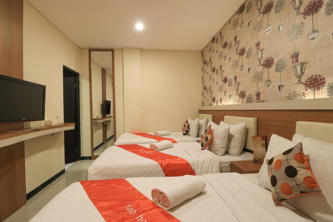 Tab Hotel Surabaya Eksteriør billede