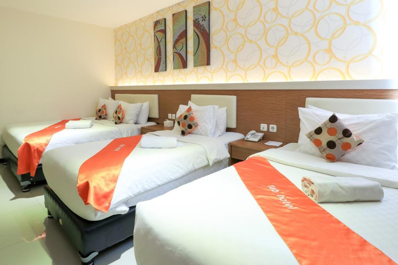 Tab Hotel Surabaya Eksteriør billede