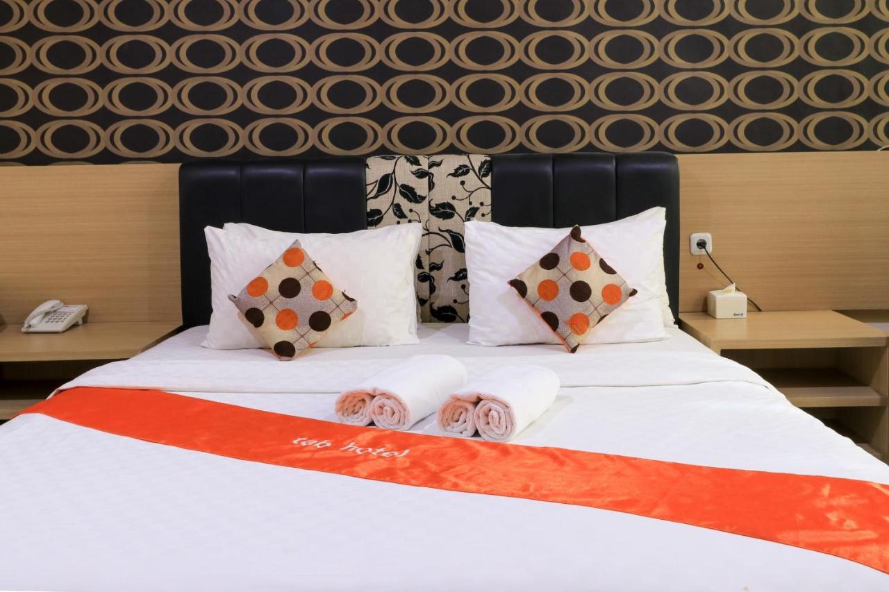 Tab Hotel Surabaya Eksteriør billede
