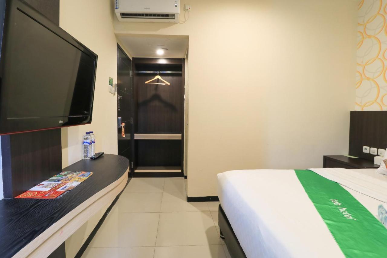 Tab Hotel Surabaya Eksteriør billede