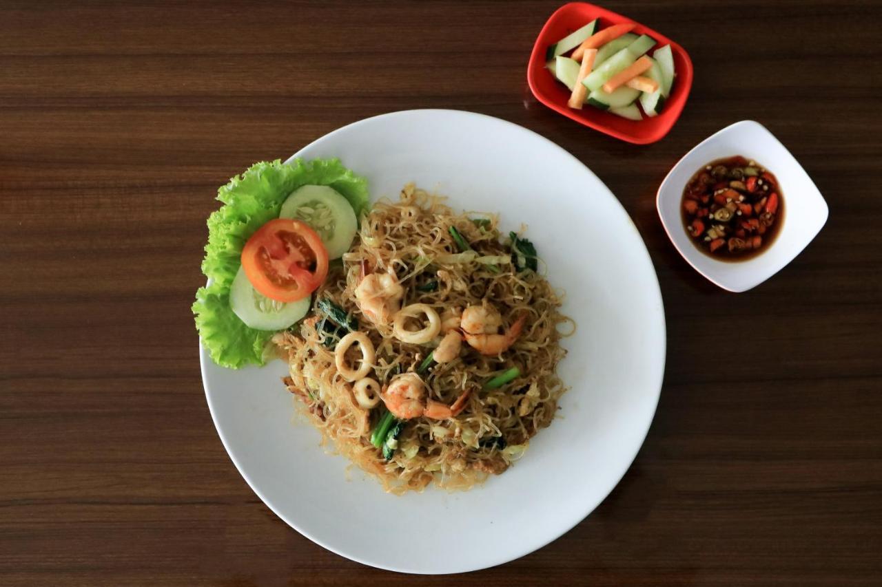 Tab Hotel Surabaya Eksteriør billede