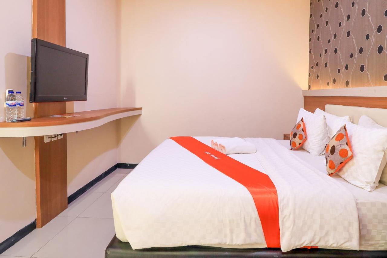 Tab Hotel Surabaya Eksteriør billede