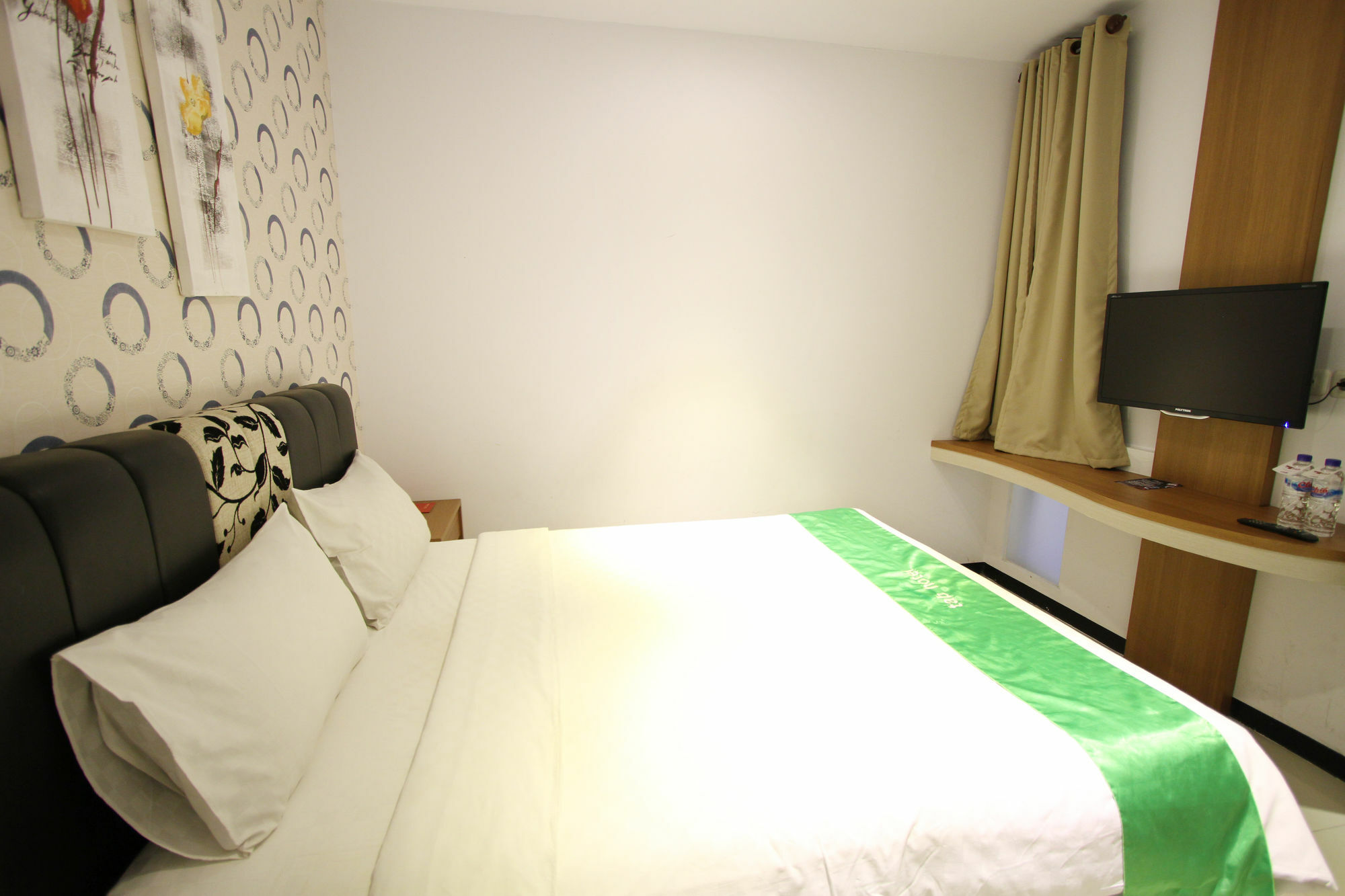 Tab Hotel Surabaya Eksteriør billede