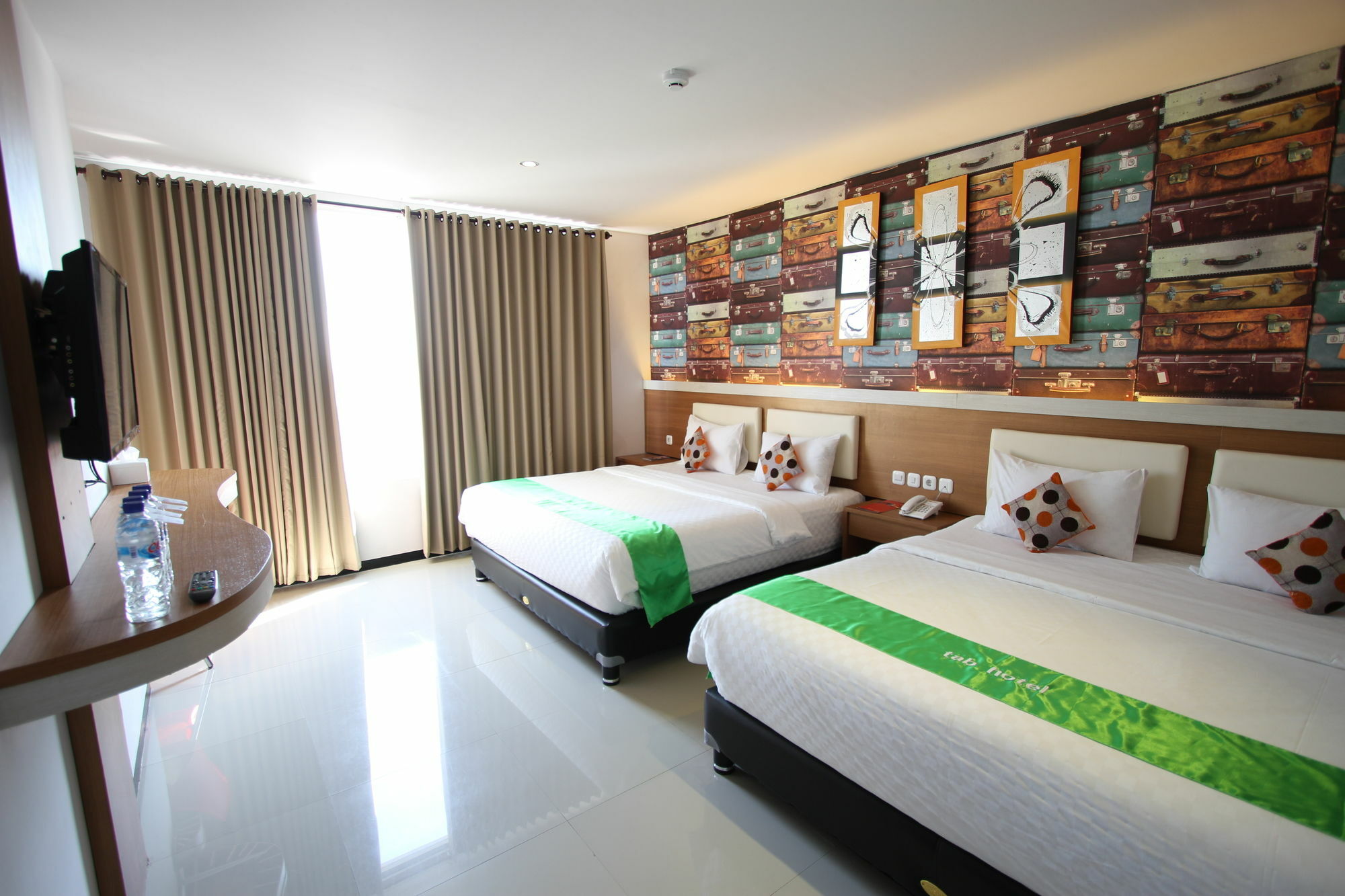 Tab Hotel Surabaya Eksteriør billede