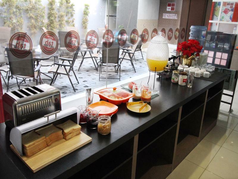 Tab Hotel Surabaya Eksteriør billede